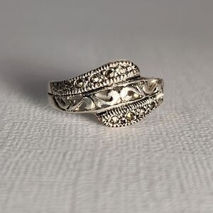 Very VTG Marcasite Filigree 'Wave' 925 Ring Size 8.5-9